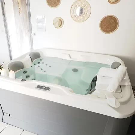 Cozy With Private Hot Tub Near Amiens Semesterbostad