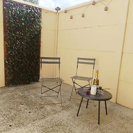 Cozy With Private Hot Tub Near Amiens